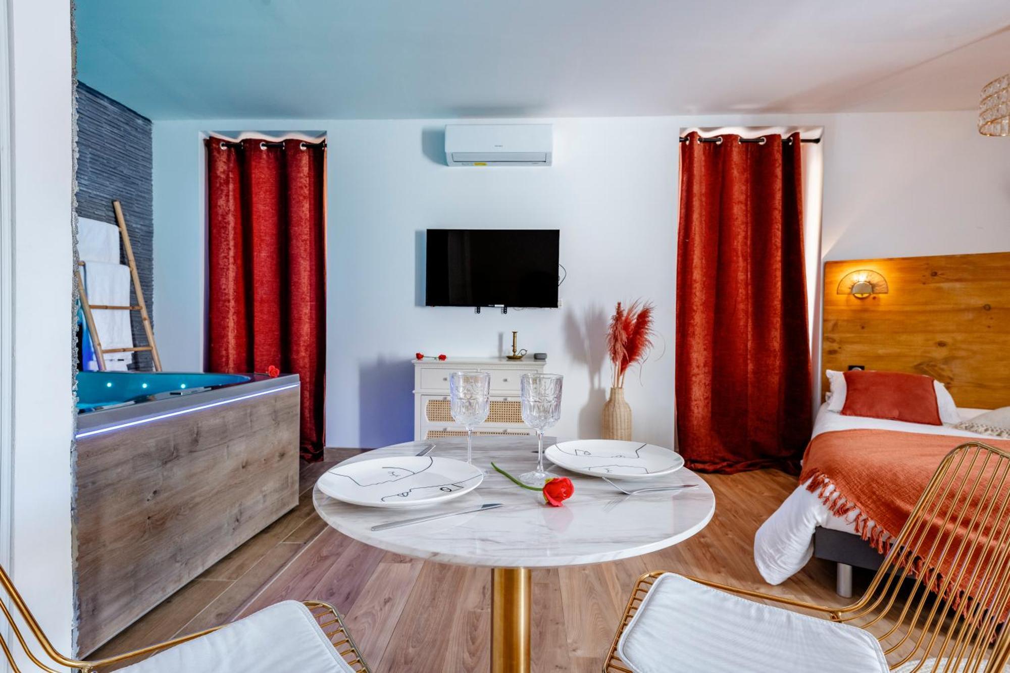Loft Romantique - Spa Privatif - Spa Noctambulles Hyères Exterior foto